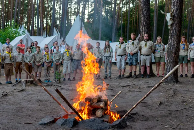 Slibový oheň, skautský tábor Pán prstenů, 2023, Hradčany u Mimoně, oddíl Surikaty Líbeznice