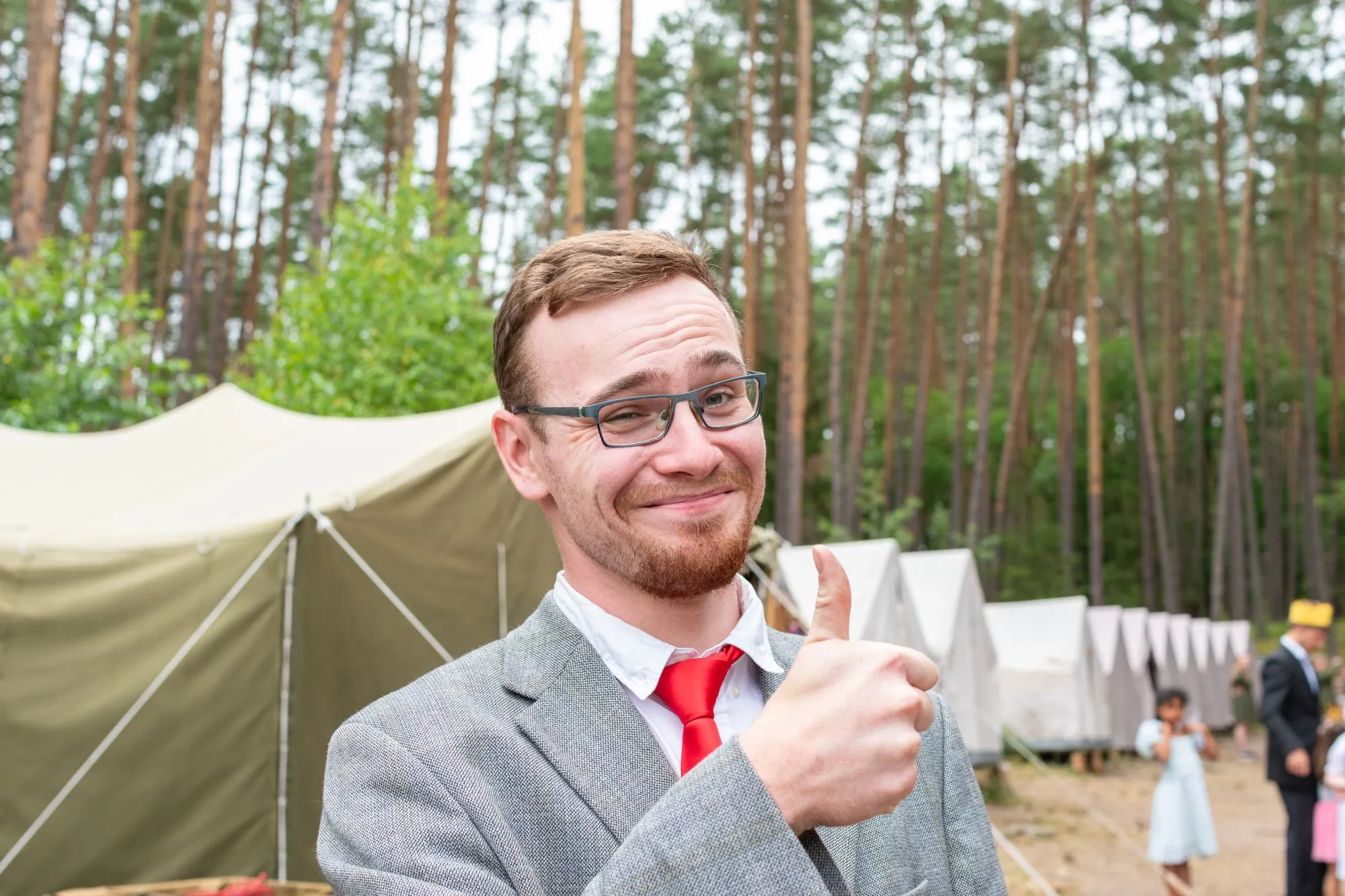 Bobby Boomnuke, nejlepší hlasatel rádia, skautský tábor Fallout, 2025, Hradčany u Mimoně, oddíl Surikaty Líbeznice