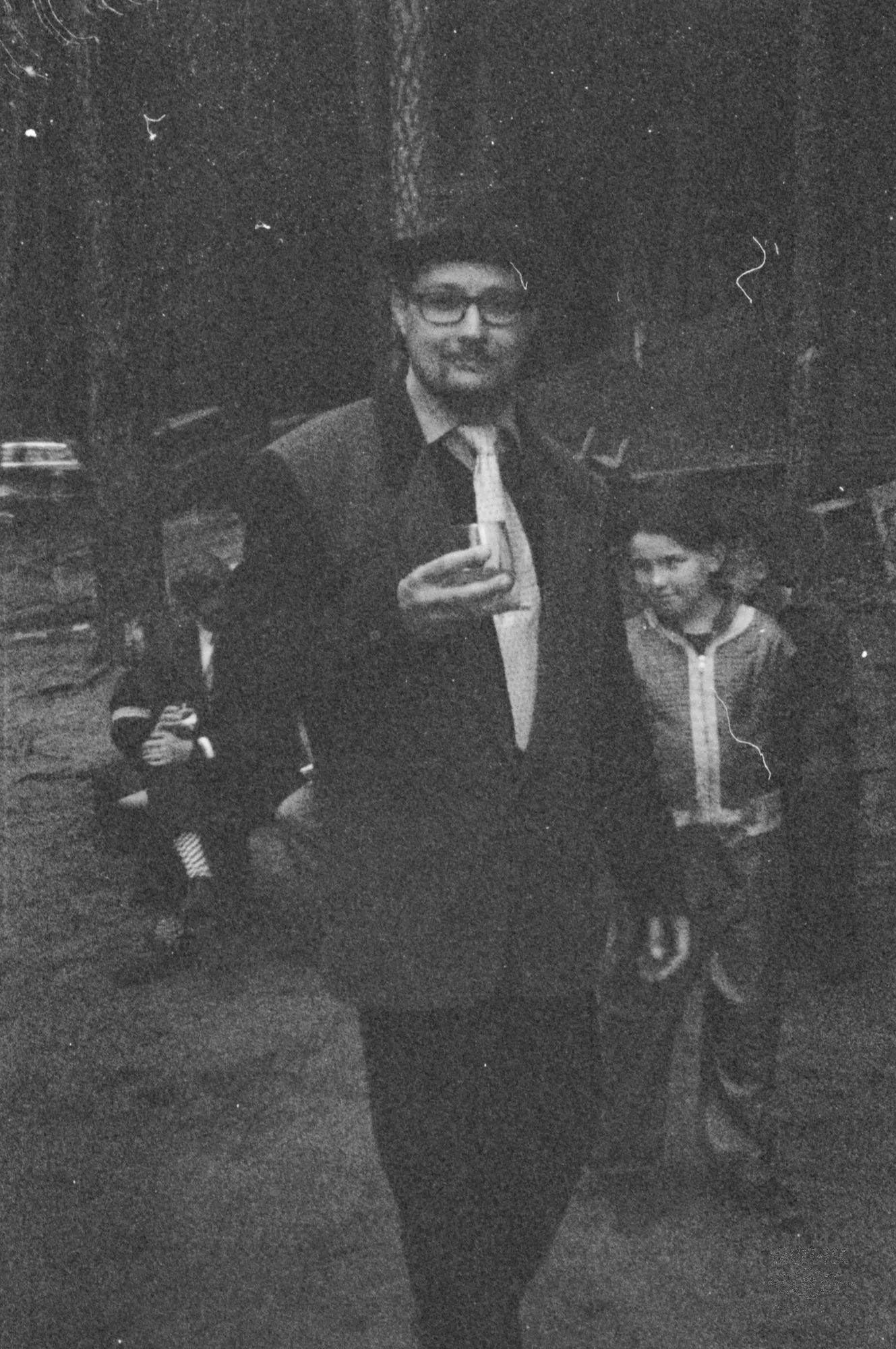 Dobově vyfocený Hugo Stolz, nejlepší a nejkrásnější vůdce, skautský tábor Fallout, 2025, Hradčany u Mimoně, oddíl Surikaty Líbeznice