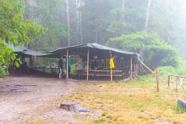 Jídelna, 2020, tábořiště v Hradčanech u Mimoně, oddíl Surikaty Líbeznice
