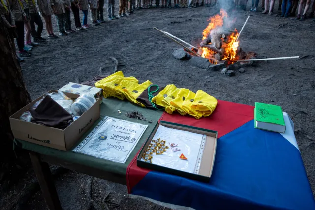 Slibový oheň, skautský tábor Hvězdná brána, 2019, Hradčany u Mimoně, oddíl Surikaty Líbeznice
